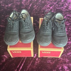 Vans Black Low-Top Suede Lace-Up Sneakers